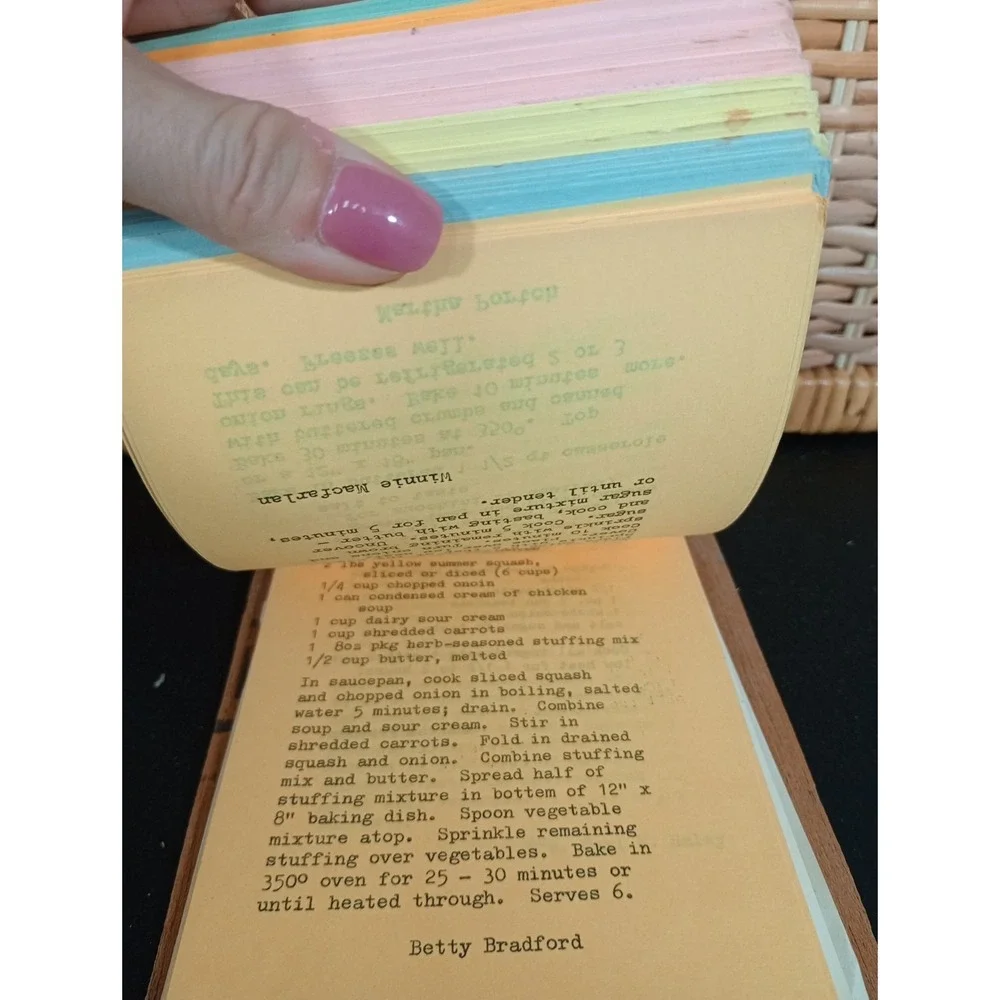 Arlington Forest United Methodist Church Cookbook 1976 Miriam Gruber‎ Fellowship